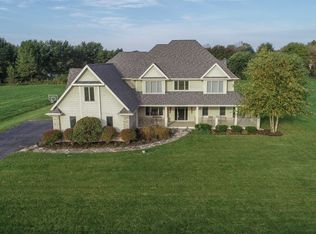 1N132 Blackberry Crossing Cir, Elburn, IL 60119