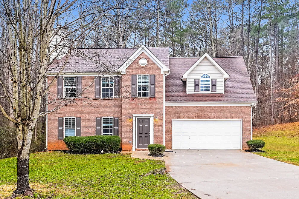 4 bed, 2.5 bath, 2366 sqft, $2,555 — Photo 1