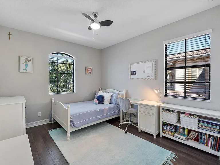11036 Meridian Dr N — Photo 28