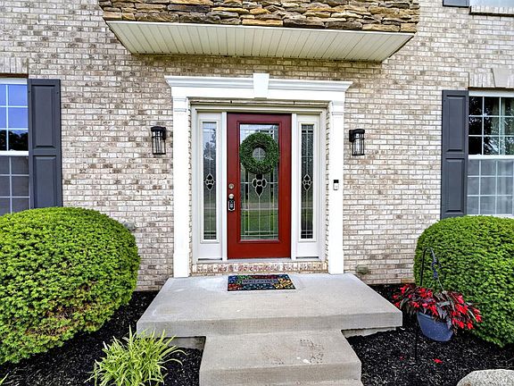 5th image of 6920 Crown Pointe