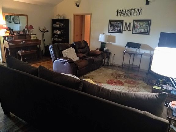 3rd image of 23 Oak Ln