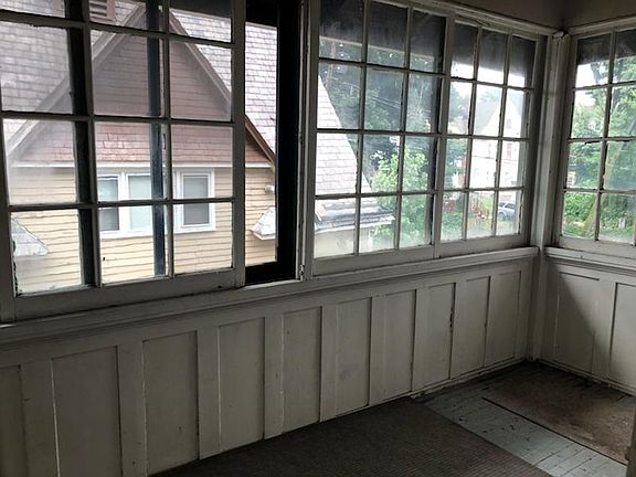 2nd image of 539 Linwood Ave