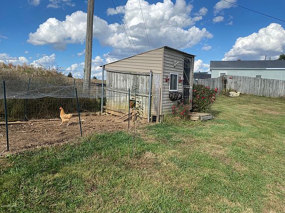 2nd image of 165 Robert Taylor Ln