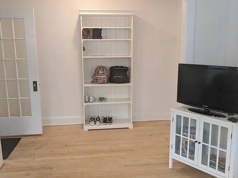 3928 N Farwell Ave — Photo 10