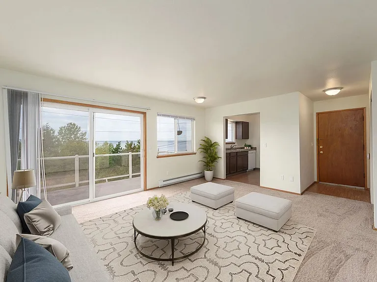 Island View Apartments — Photo 10