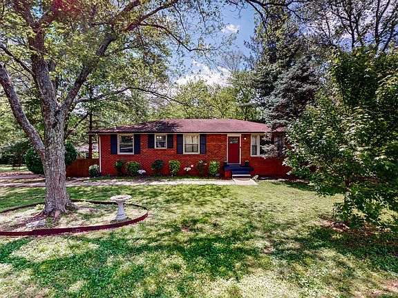 2nd image of 305 Grandview Dr