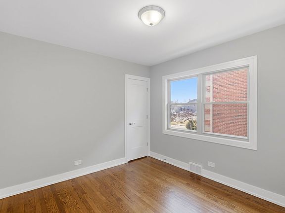 5th image of 4052 N Olcott Ave