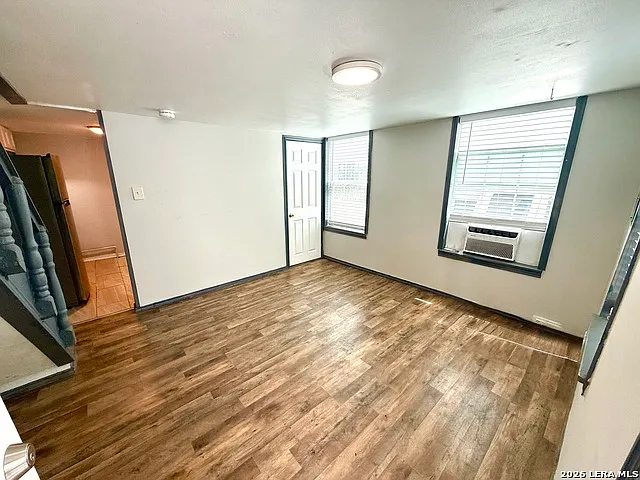 1 bed, 1.0 bath, 500 sqft, $695 — Photo 2