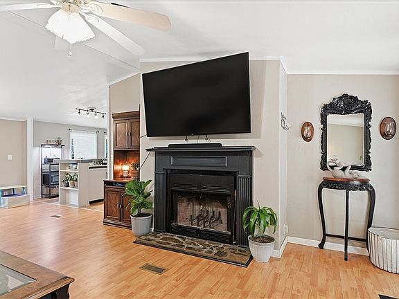 3rd image of 1014 Harris Rd