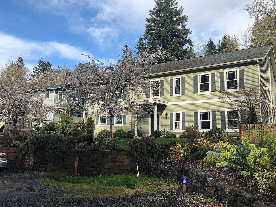 1st image of 1568 Devenny Ave NE