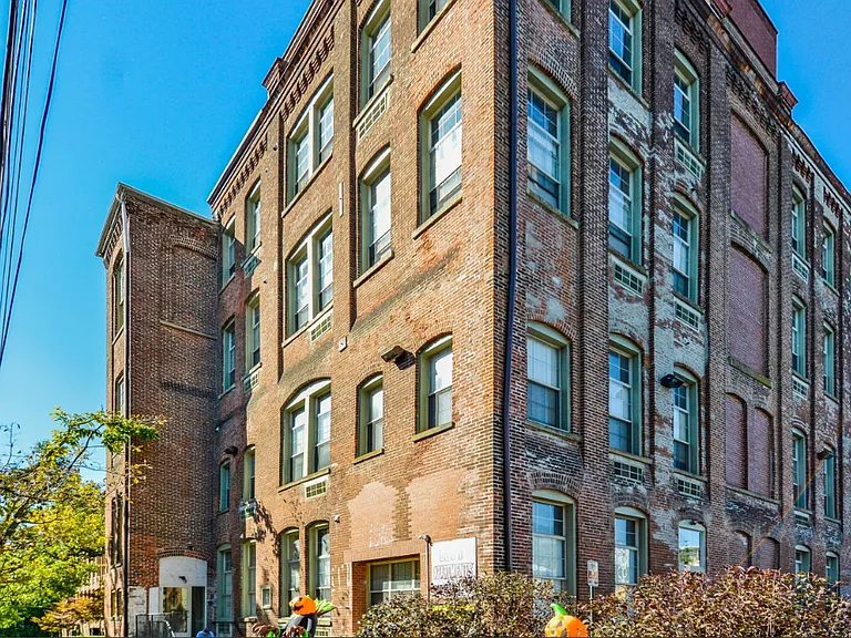 The Lofts at Silk Mill — Photo 25