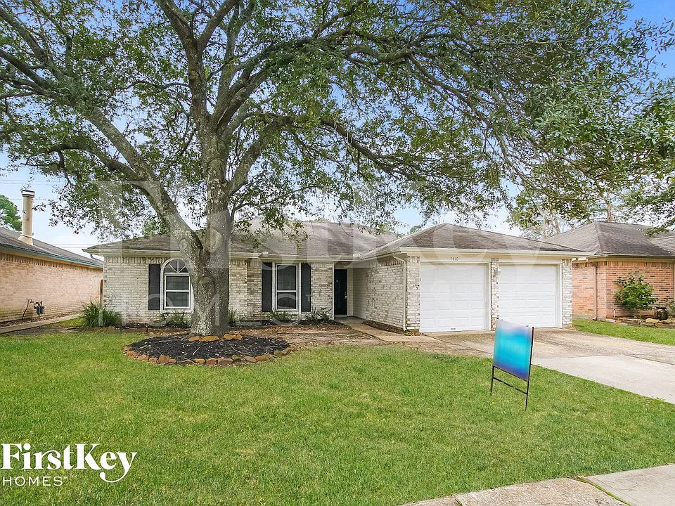 7410 Blanco Pines Dr