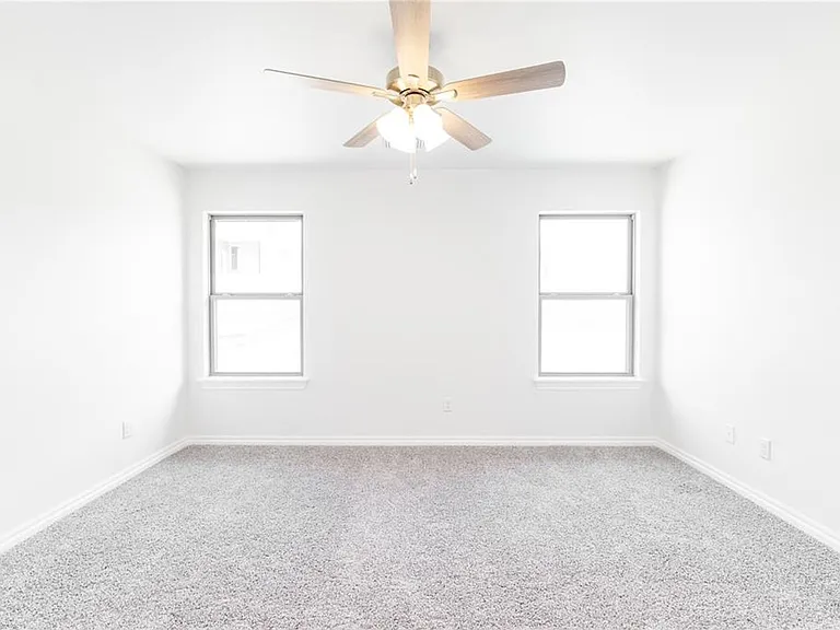 3224 Alameda St — Photo 9