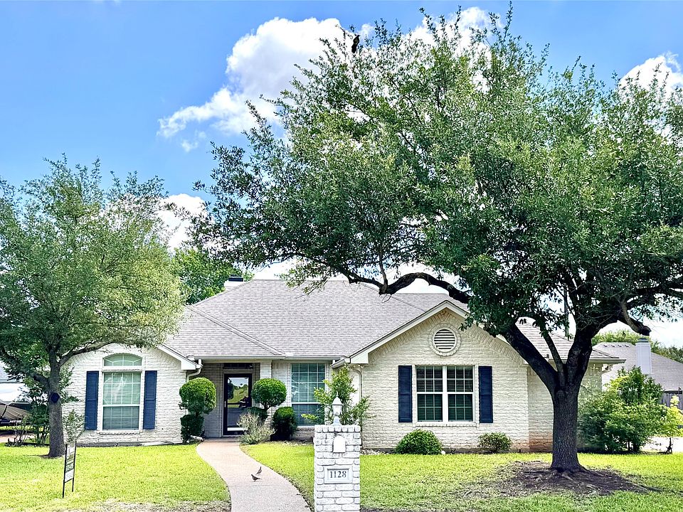 1st image of 1128 Heatherwood