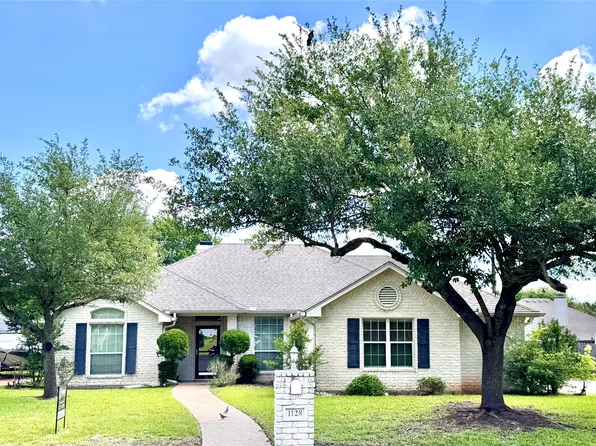 1128 Heatherwood, Hewitt, TX 76643