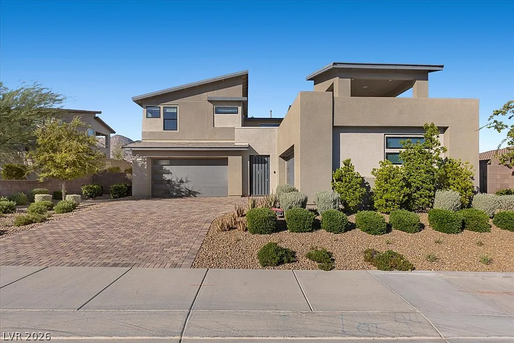 5 bed, 4.5 bath, 3685 sqft, $7,995 — Photo 2