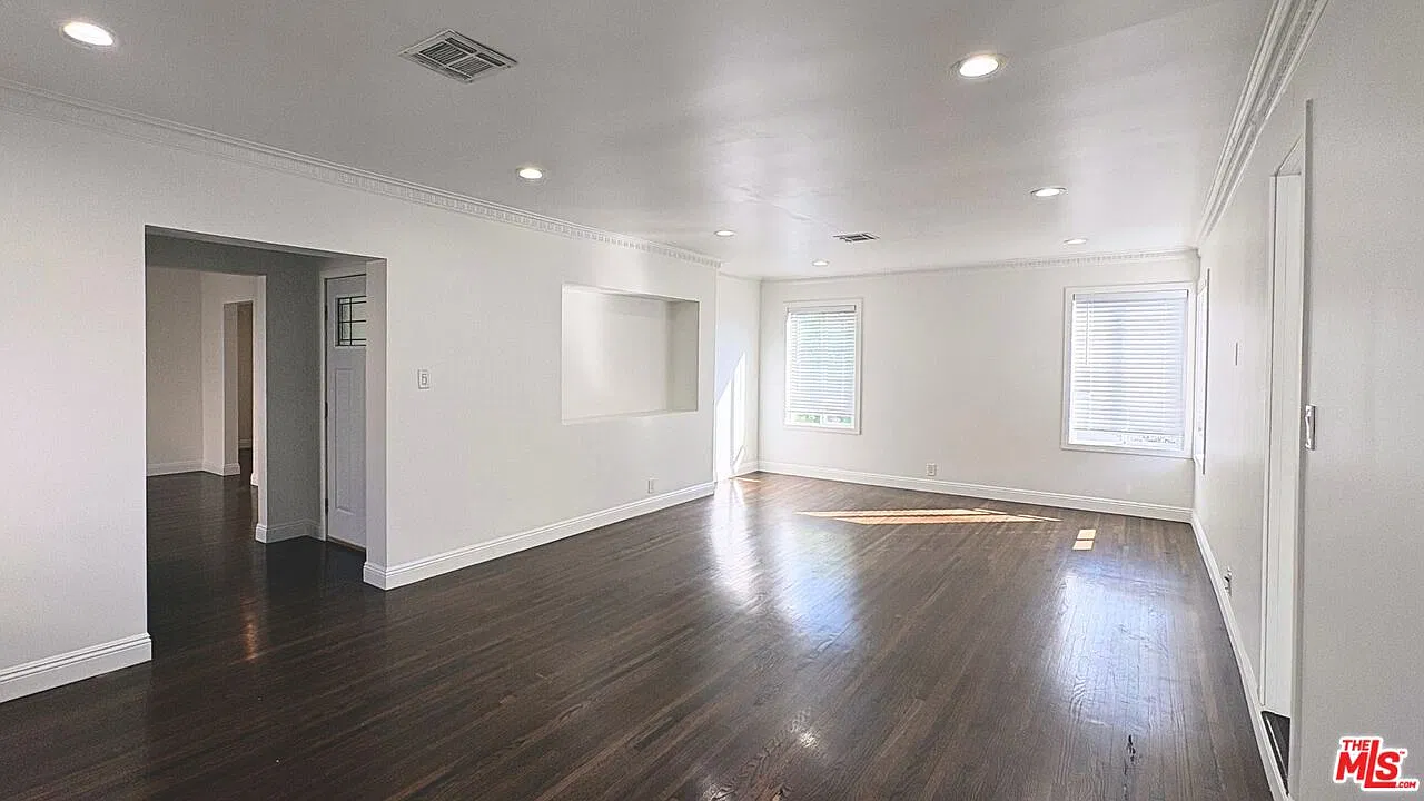2 bed, 2.0 bath, 1483 sqft, $4,200 — Photo 4