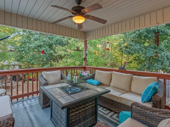 2 S Brent Ln, Bella Vista, AR 72714