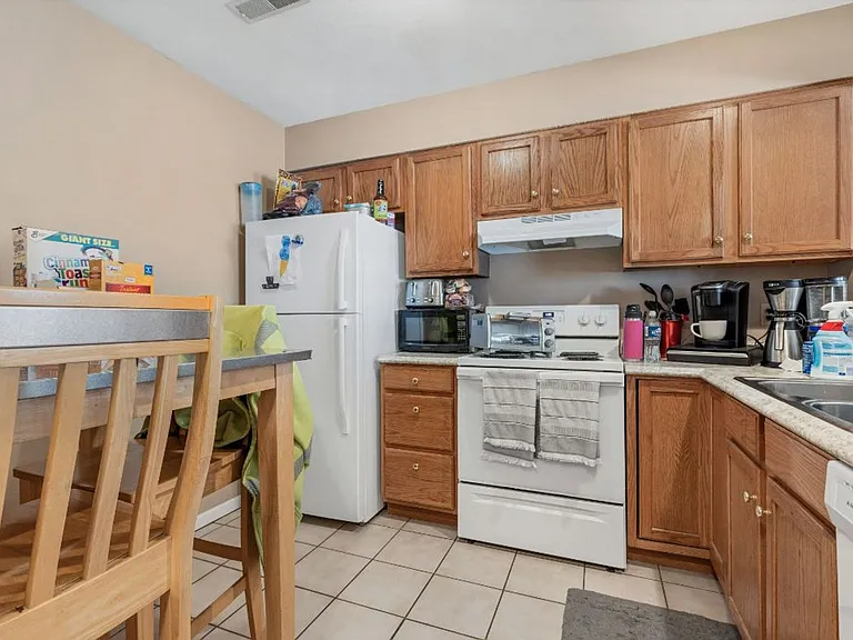 372 Amphitheater Dr — Photo 26