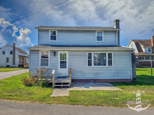 224 Pickwick St, Mill Hall, PA 17751