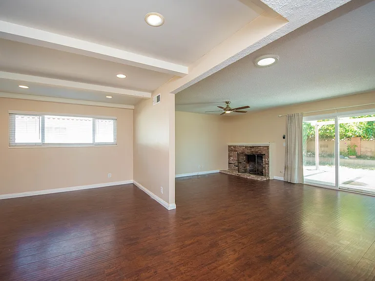15412 Shasta Ln — Photo 3