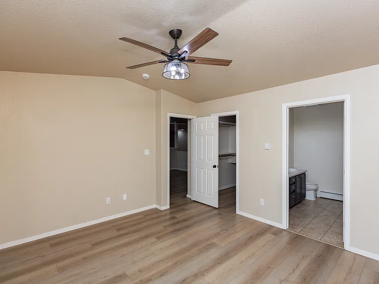 528 Park Ridge Ct — Photo 31