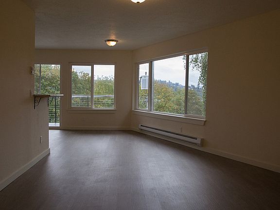 5th image of 2501 Thorndyke Ave W APT 201