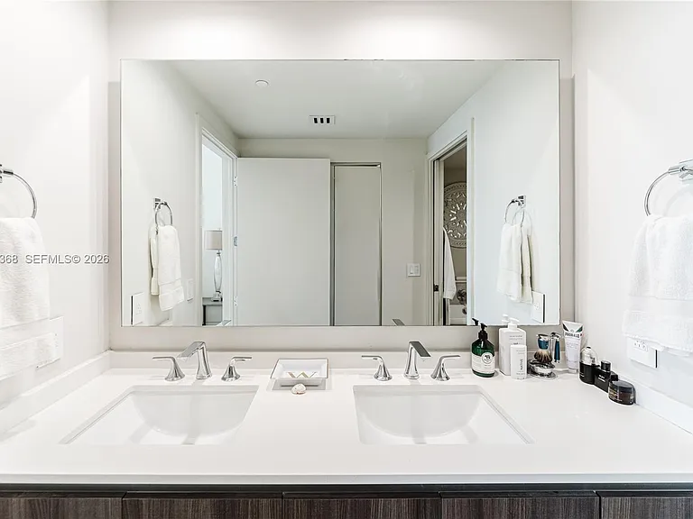 488 NE 18th St #1205 — Photo 22