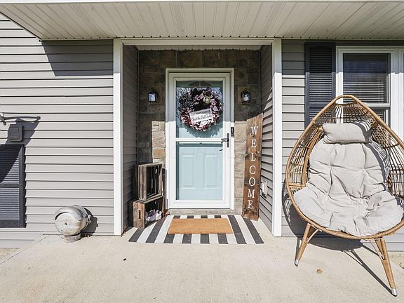 3rd image of 11793 Summerland Beach Rd NE
