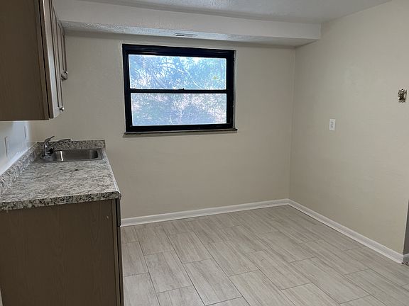 4th image of 1096 Jackson St APT 6