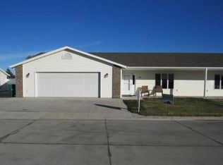 1138 Lakota Ln, Bismarck, ND 58504