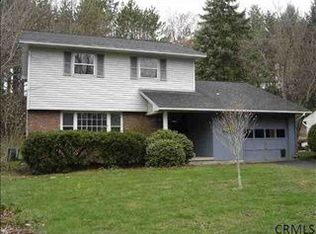 9 Woodside Ct, Wynantskill, NY 12198