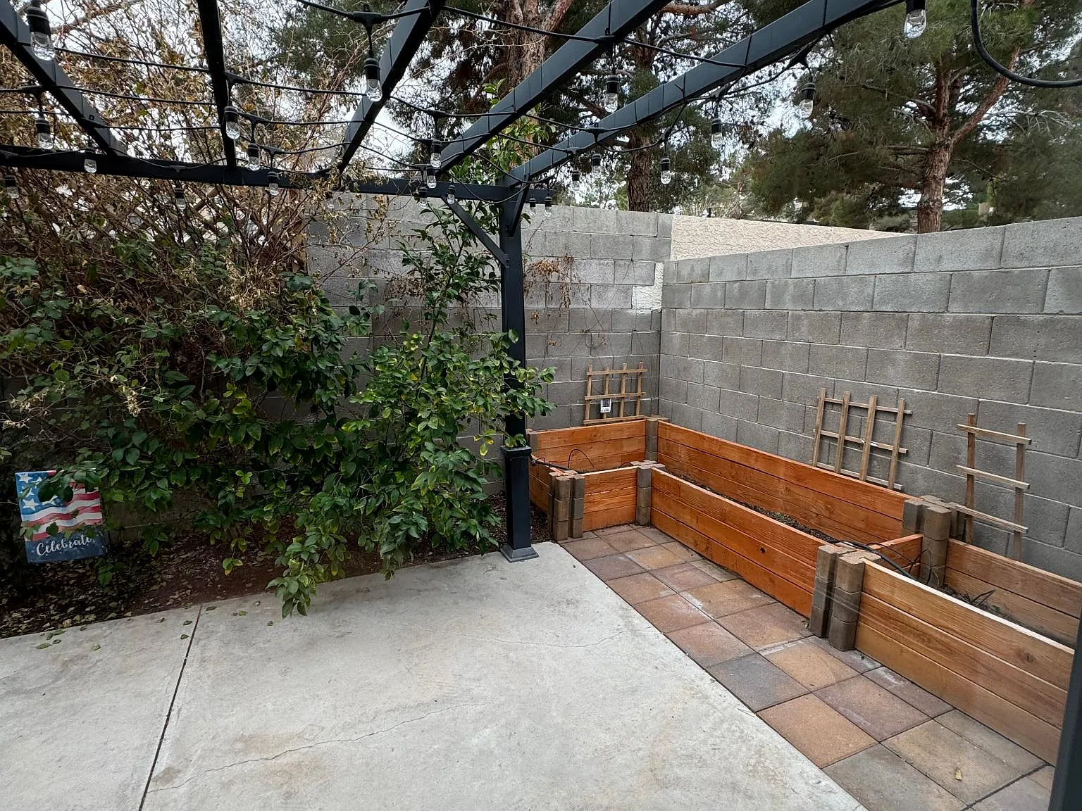 7541 Lorinda Ave — Photo 2