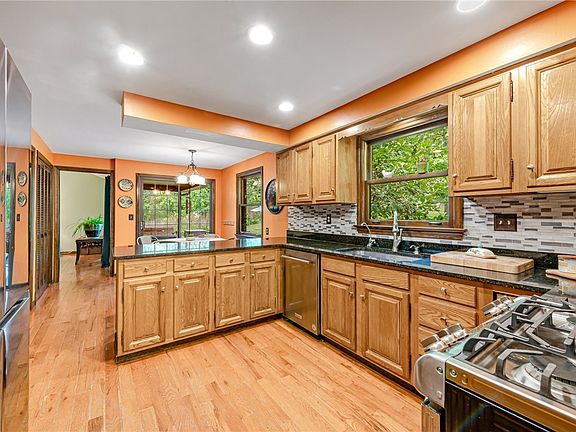 5th image of 3100 Deerfield Ct