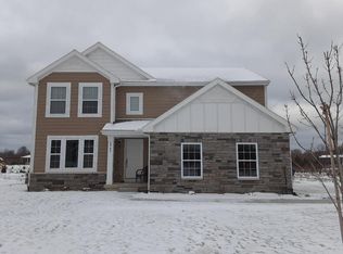 2962 Colfax Ct, Fennville, MI 49408