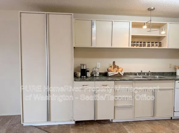 11212 Bridgeport Way SW, Lakewood, WA