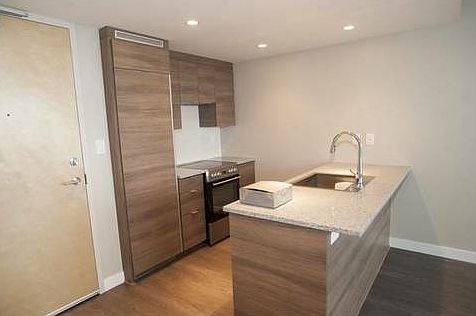 3rd image of 489 Interurban Way