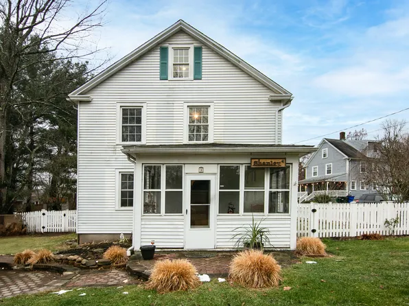 3 Hazelmeadow Place, Simsbury, CT 06070
