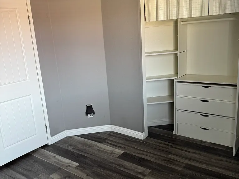24850 Chippendale St — Photo 2