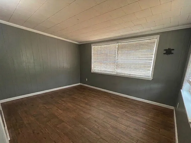 2020 Hallmark Ct — Photo 9