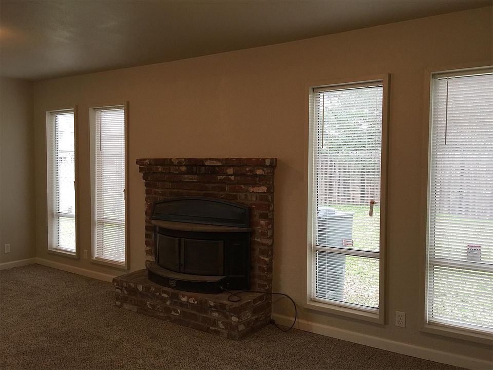 1st image of 4824 Myrtle Ave