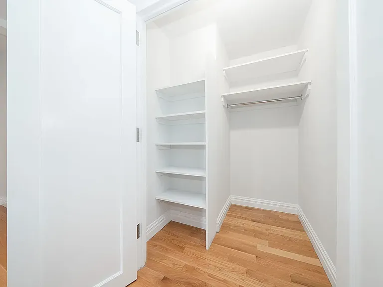 400 E 58th St #6EW — Photo 11