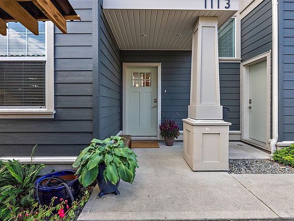 2nd image of 1113 Lyall St