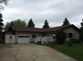 17883 Cove St, Spring Lake, MI 49456