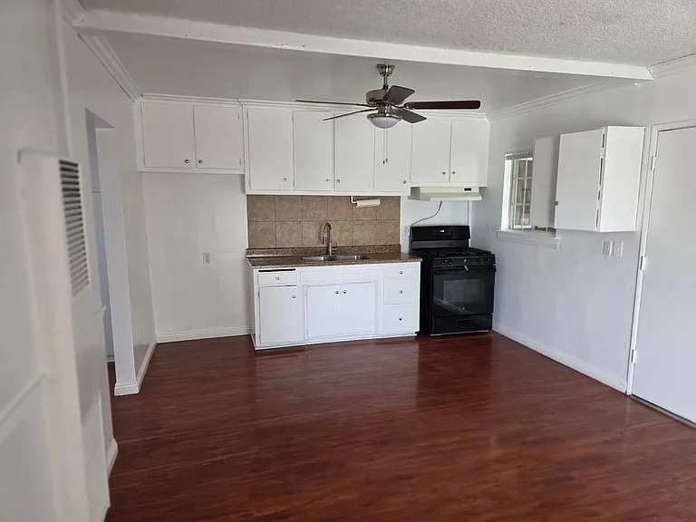 938 S Gilbuck Dr #E — Photo 3