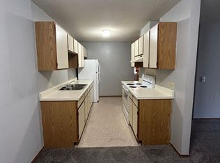 548 River Run Dr #556, Macomb, IL 61455
