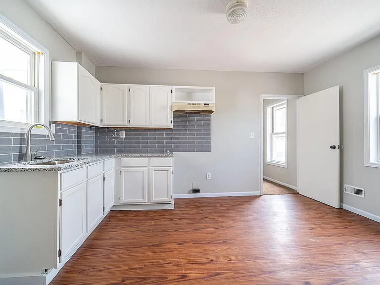 7 Columbus St #A — Photo 4