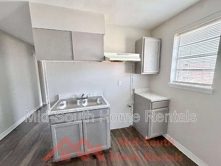 1353 Fairfax St — Photo 7