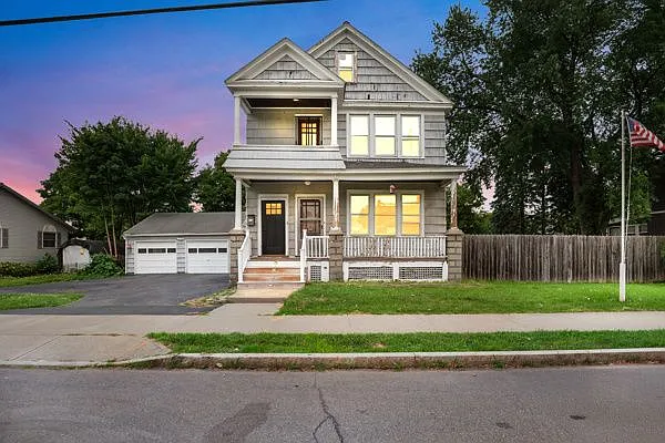 2139 Foster Ave — Photo 1