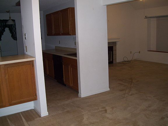 Kitchen/dining/living room